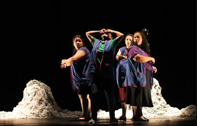  Algunos problemas que enfrentan las obreras de las fábricas textiles son: el cansancio, las faltas de permisos y laborar bajo temperaturas de 37 a 40 grados de calor. Foto La Brújula/ Reiny Ponce 